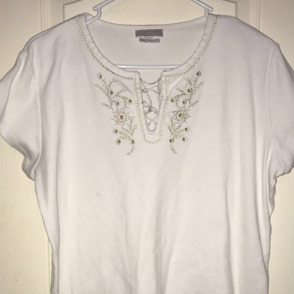 Cross Front Tie Tee with Cream Floral Embroidery